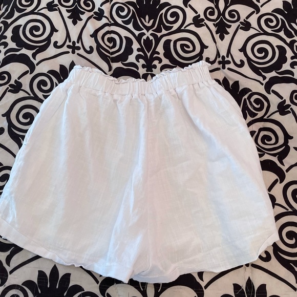 SHEIN SHORTS - Picture 2 of 3